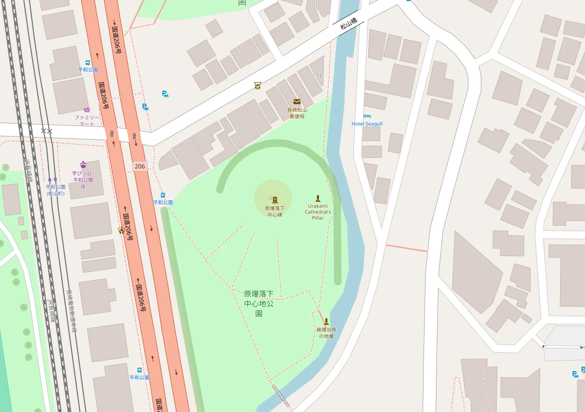 Vedle pomníku Ground Zero (5m od dopadu atomové bomby)